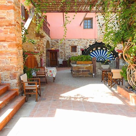 Mouzaliko Guesthouse Mansion Kampochora  Extérieur photo