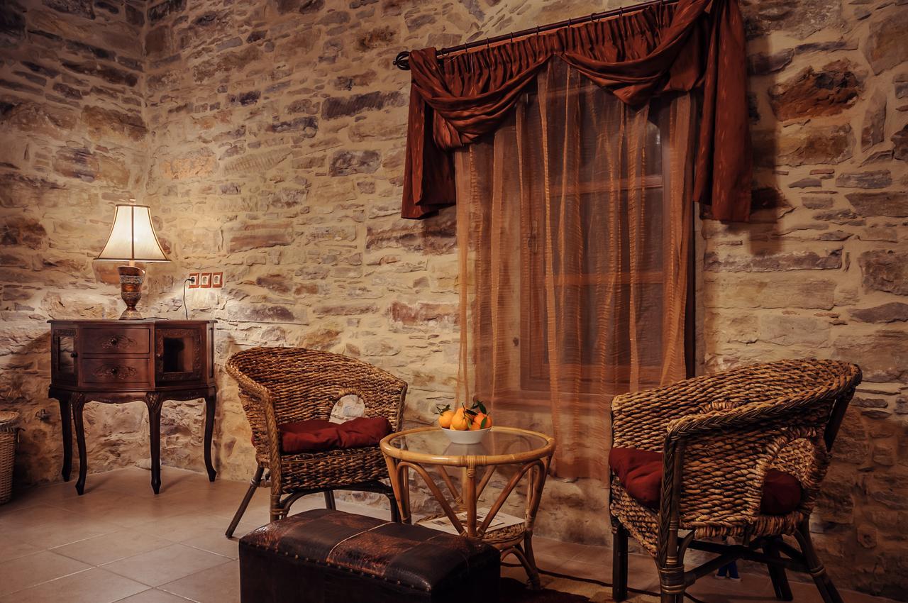 Mouzaliko Guesthouse Mansion Kampochora  Extérieur photo