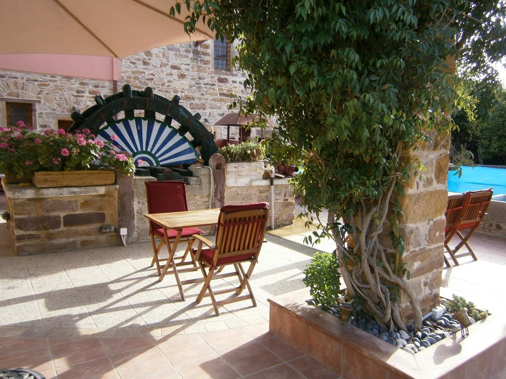 Mouzaliko Guesthouse Mansion Kampochora  Extérieur photo